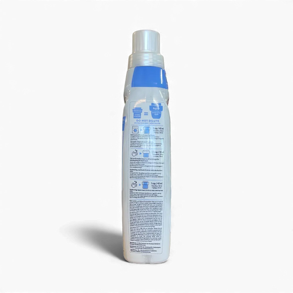 Comfort Concentrated Fabric Conditioner Pure 800ml bottle for sensitive skin and long-lasting softness