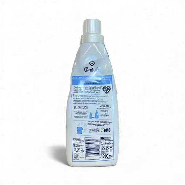 800ml Comfort Concentrated Fabric Conditioner Pure for sensitive skin, 40 washes, gentle softening and long-lasting freshness