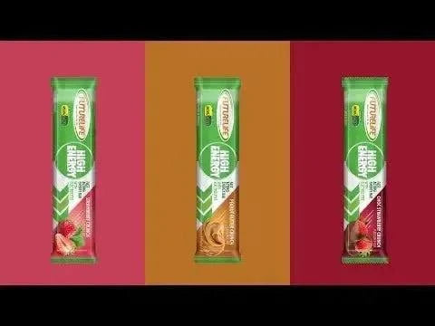 Futurelife High Energy Strawberry Crunch 4x40g bars with electrolytes and Smart Energy Formula for quick energy boost