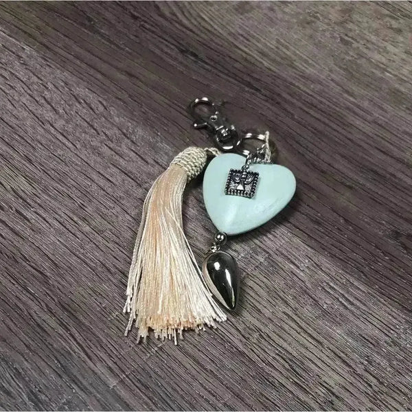 Green heart keyring with "Hope" text, 50mm size