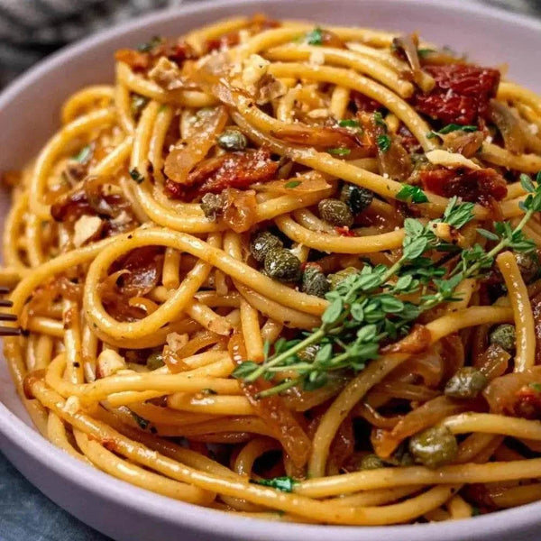 All Joy Garlic and Onion Pasta Sauce 440g serving suggestion