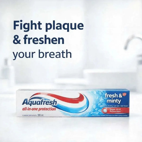 Aquafresh Fresh & Minty toothpaste with plaque and fresh breath message