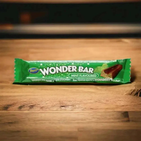 Beacon Wonder Bar mint chocolate bar in 27g packaging with rich milk chocolate and refreshing mint flavor